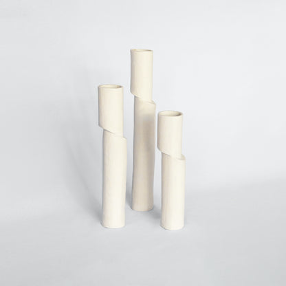 Vasos Canavial em cerâmica autoral feita à mão, composição vertical inspirada na cana-de-açúcar – Molle Design
