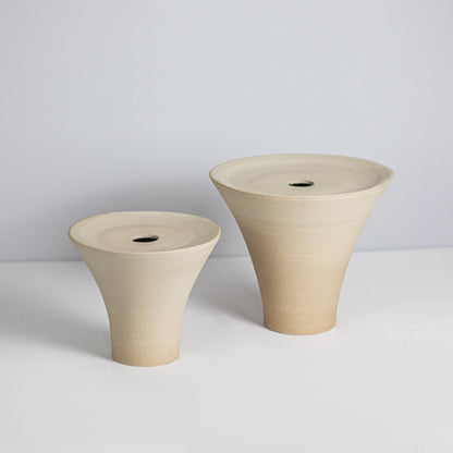 Peça Pantanal em cerâmica autoral feita à mão, inspirada nos ciclos das águas do Pantanal – Molle Design
