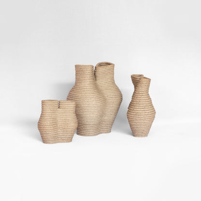 Escultura de cerâmica autoral Ninho nº 1, feita à mão, com forma orgânica – Molle Design
